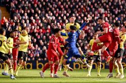 开云体育-利物浦主场力克伯恩利，继续领跑英超榜首位置的简单介绍