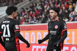 开云体育中国-法兰克福主场完胜对手，取得联赛胜利的简单介绍