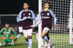 开云体育下载-阿拉维斯主帅辞职，球队陷入危机