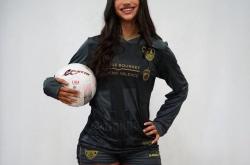 开云体育中国-加拿大女足队员打进制胜球，带领球队获胜