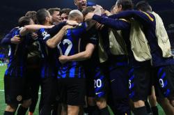 开云体育官网-阿贾克斯主场大胜国际米兰，强势晋级