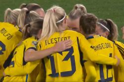 开云体育-瑞典选手惨败，三球失守心情低落