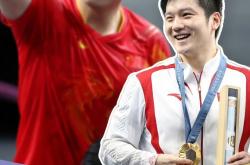 开云体育在线-临危不惧！球员勇猛争夺胜利的简单介绍