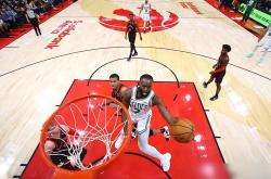 开云体育下载-猛龙大胜凯尔特人，取得八连胜