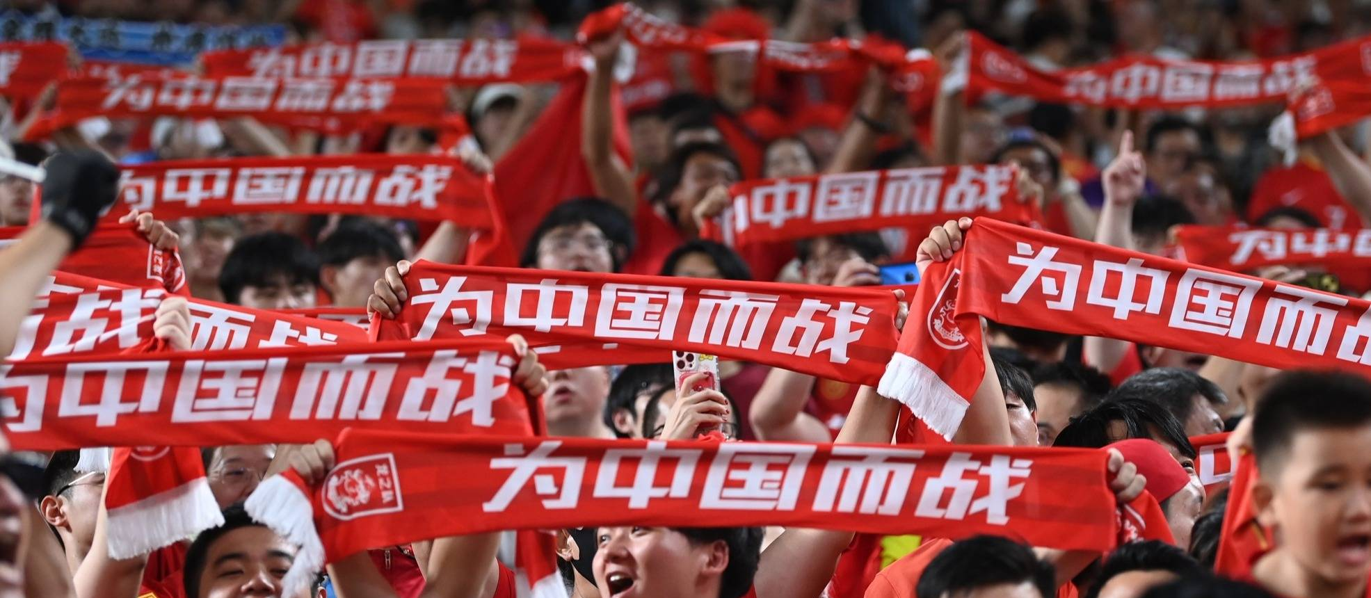 惊心动魄!强队风采尽显在球场上 惊心动魄!强队风采尽显在球场上