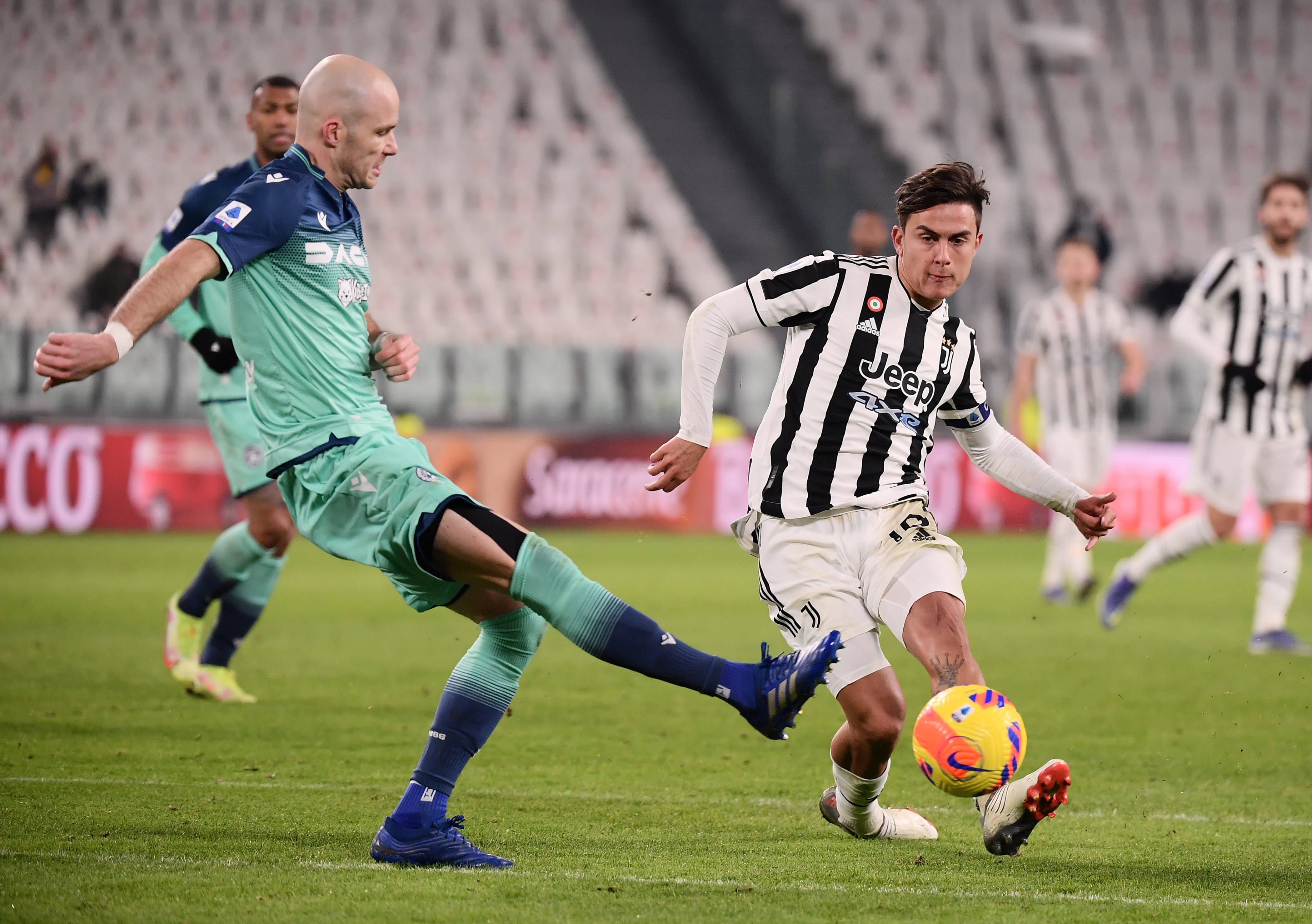 意甲球迷狂欢欢庆,场面火爆 意甲球迷狂欢欢庆,场面火爆