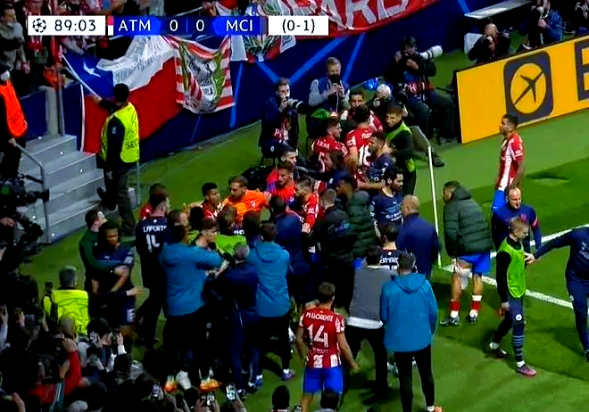 曼城主场大胜波尔图,欧冠四强锁定 曼城主场大胜波尔图,欧冠四强锁定