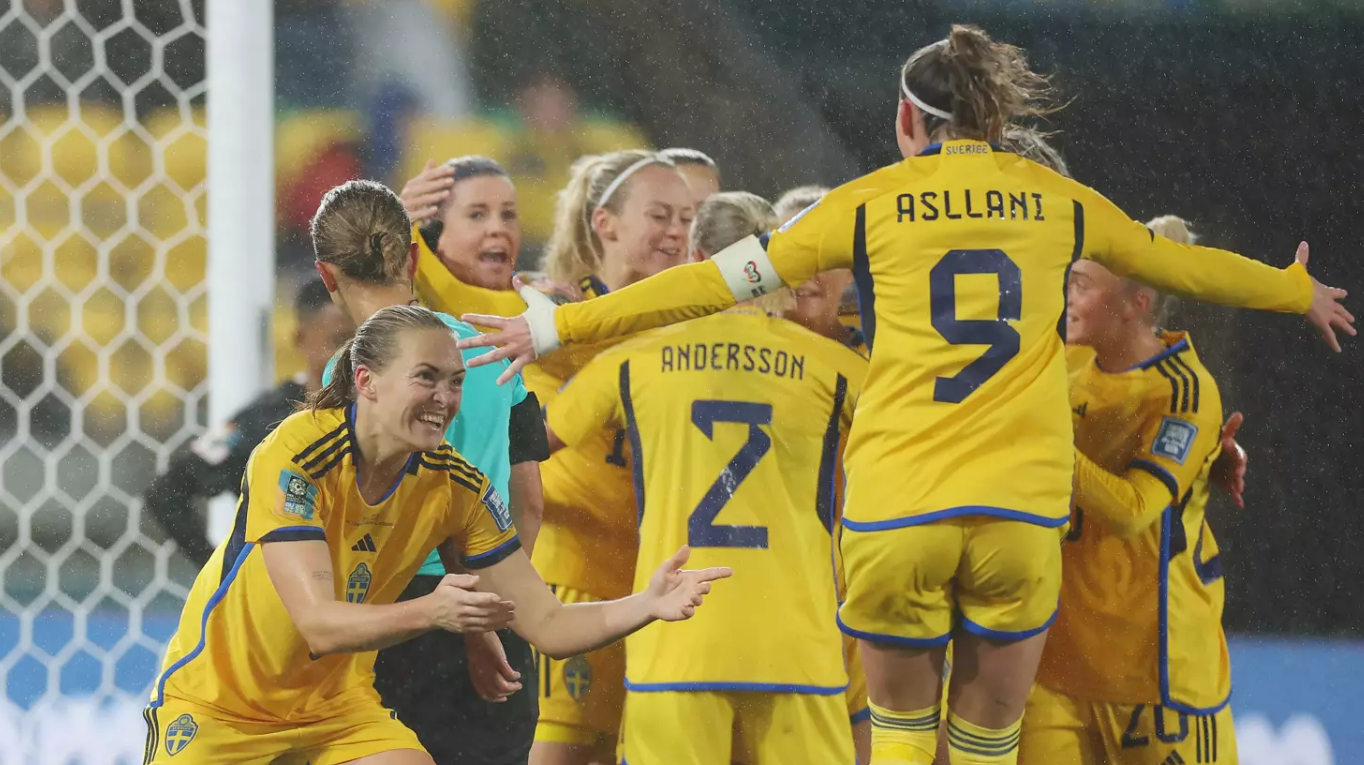 瑞典选手惨败，三球失守心情低落