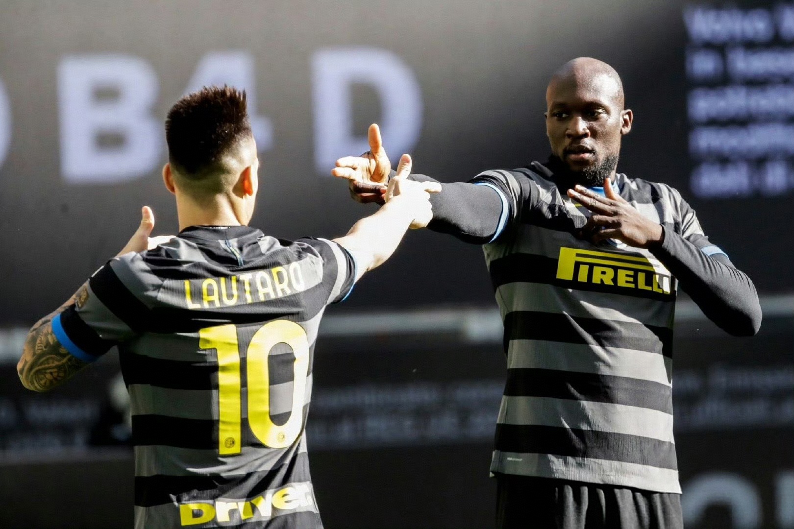 意甲球员团队精神高涨,合作默契成就传奇 意甲球员团队精神高涨,合作默契成就传奇