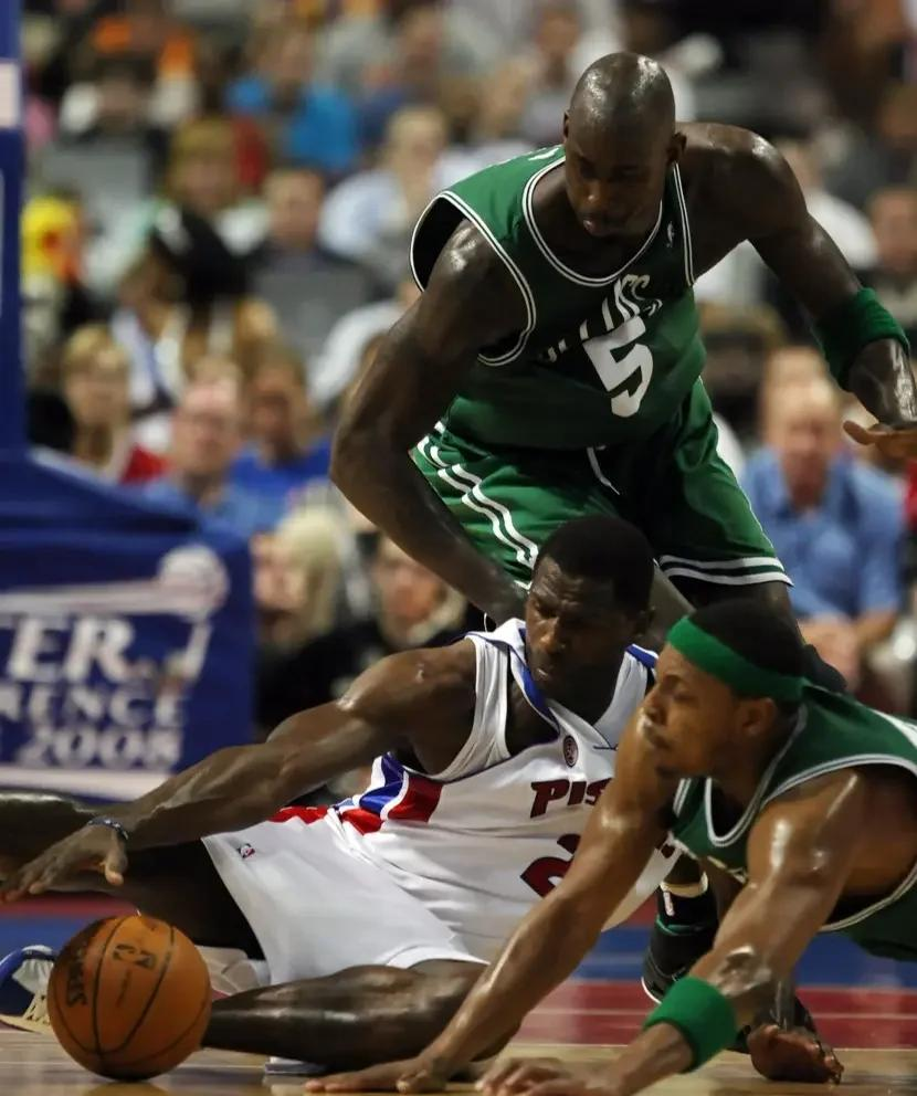 底特律活塞队员团结一致,更为专注备战下一场比赛!的简单介绍 底特律活塞队员团结一致,更为专注备战下一场比赛!的简单介绍