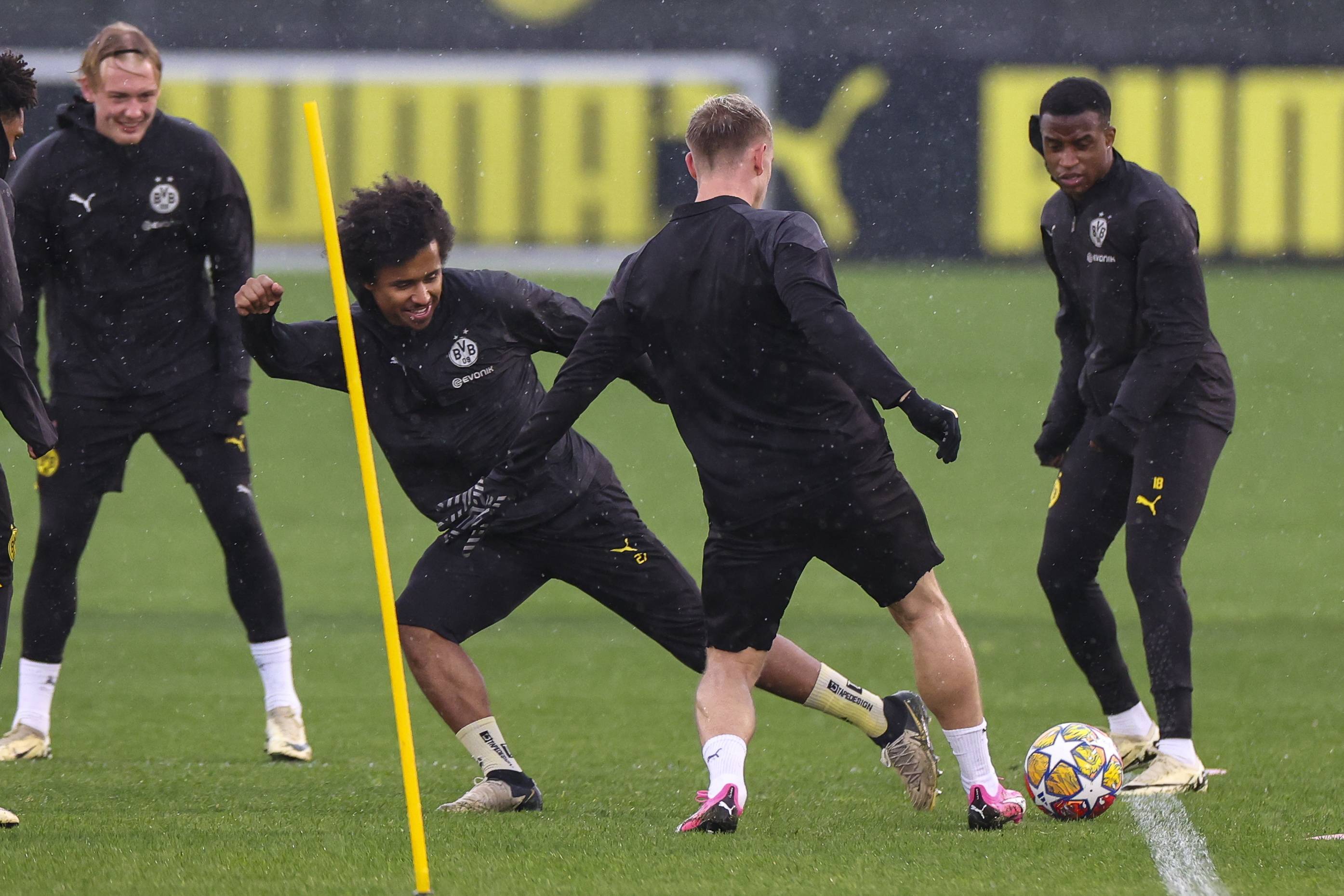 包含萨索罗球员面临考验,备战欧冠比赛的词条 包含萨索罗球员面临考验,备战欧冠比赛的词条