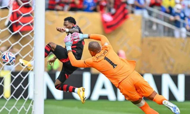 巴西球员助球队实现逆转，取胜