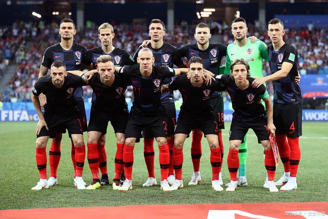 斯洛文尼亚队取胜，成功晋级欧洲杯淘汰赛