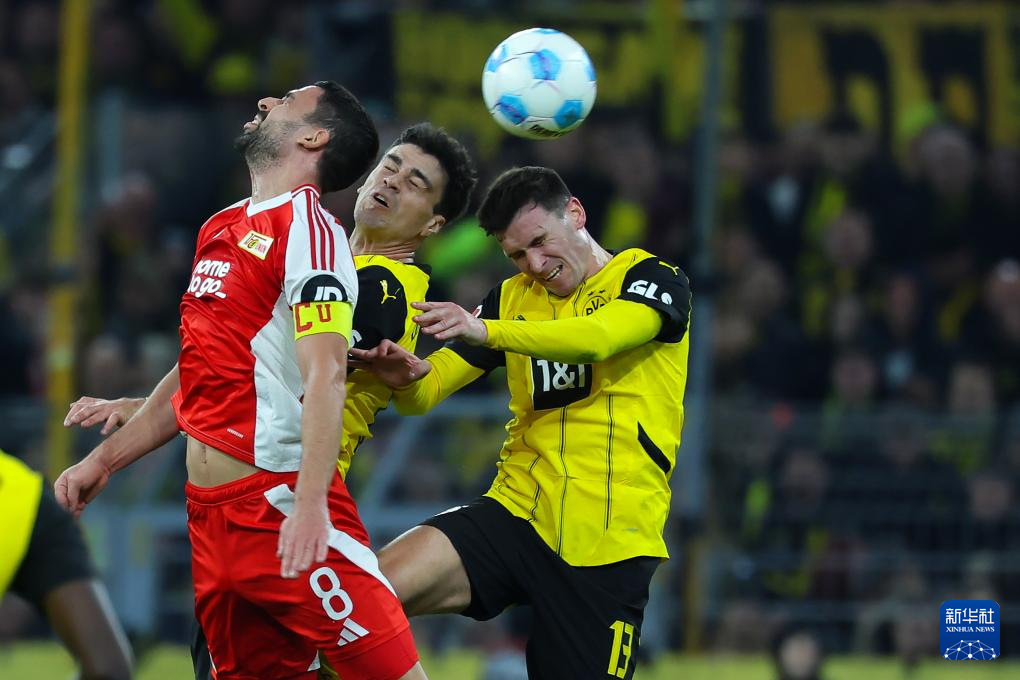 多特蒙德主场战胜瓦伦西亚，小组出线
