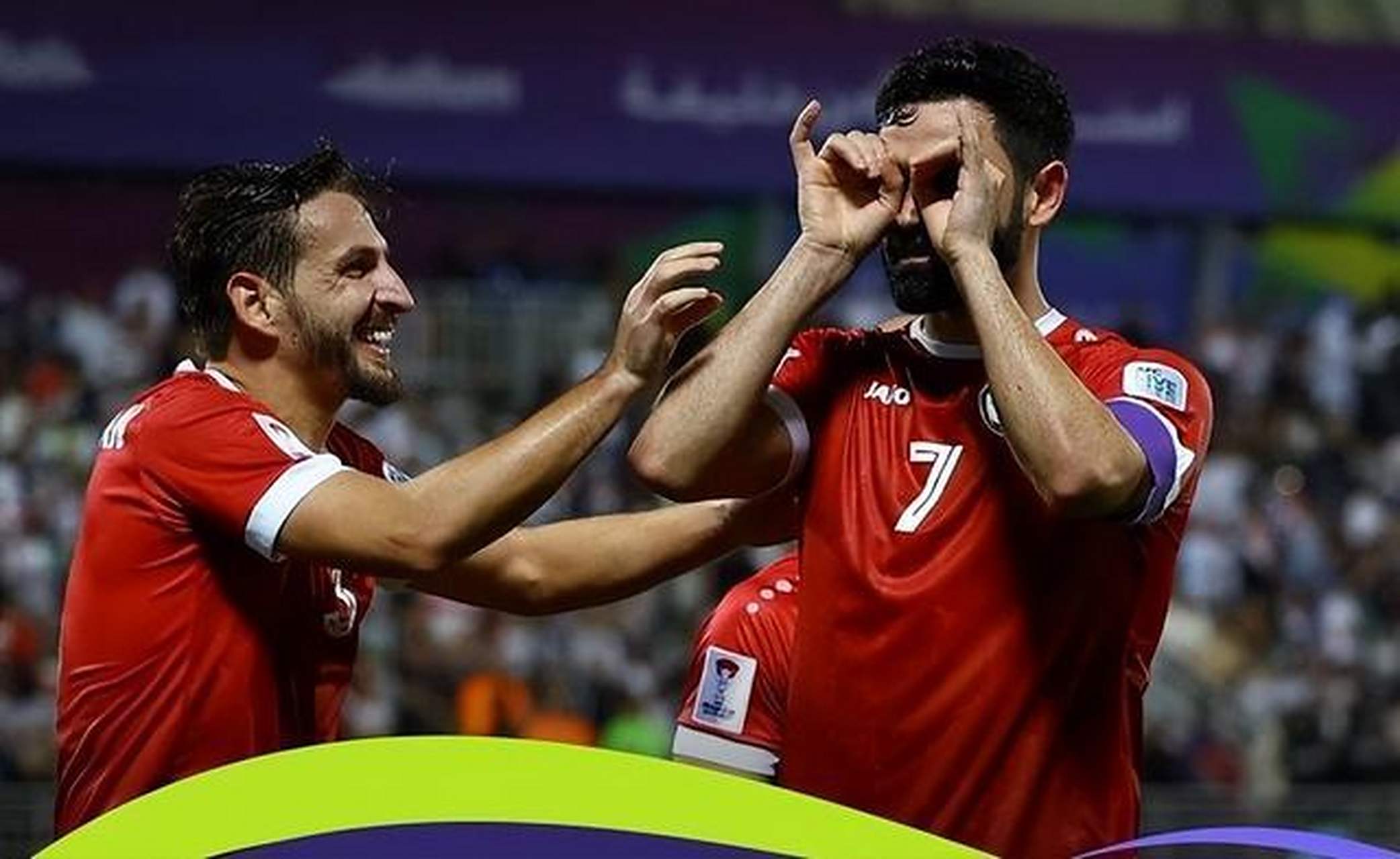 拉科鲁尼亚球队在比赛中展现出坚韧和毅力 拉科鲁尼亚球队在比赛中展现出坚韧和毅力