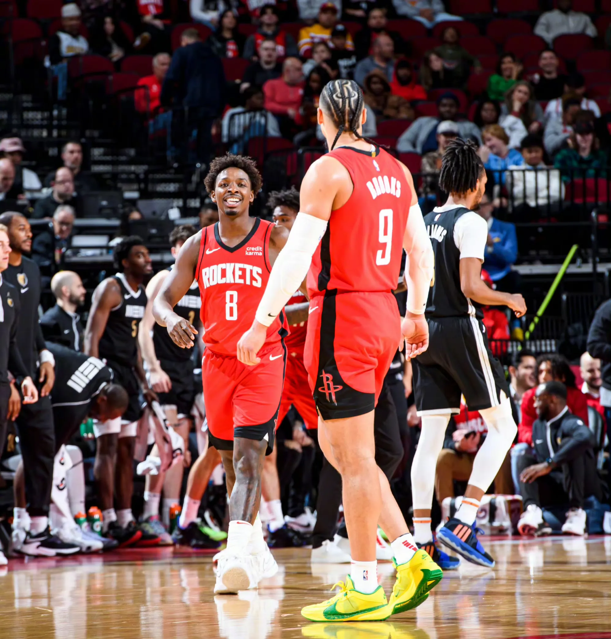 热火大胜篮网，轻松晋级