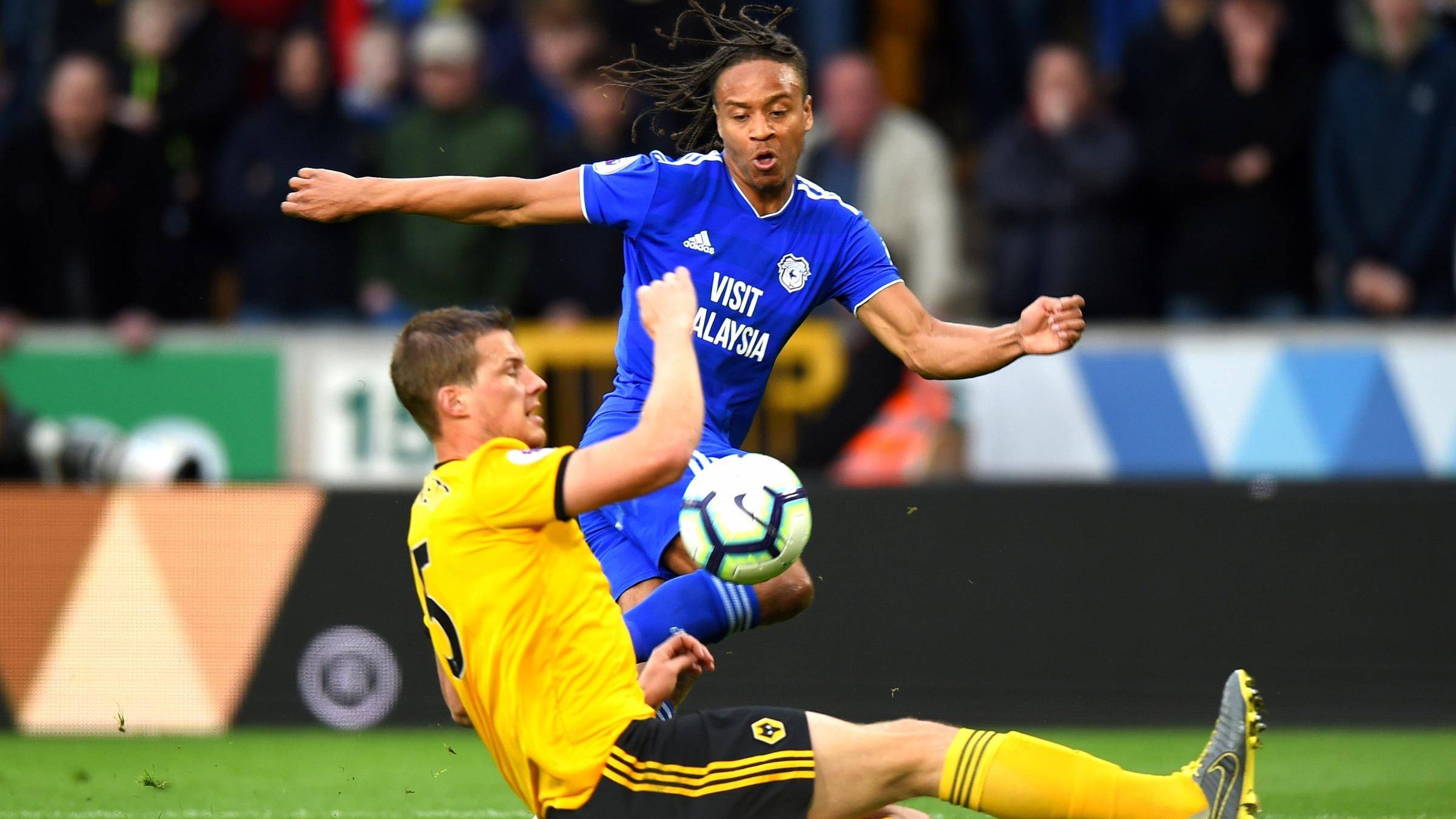 切尔西2-0击败切尔西，排名英超榜首的简单介绍