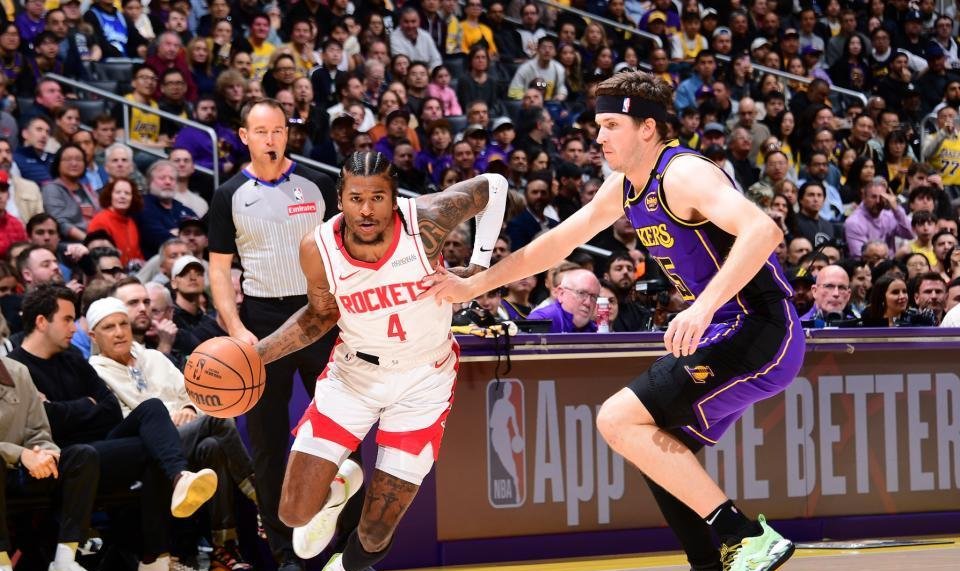 火箭惨败湖人遭遇两连败