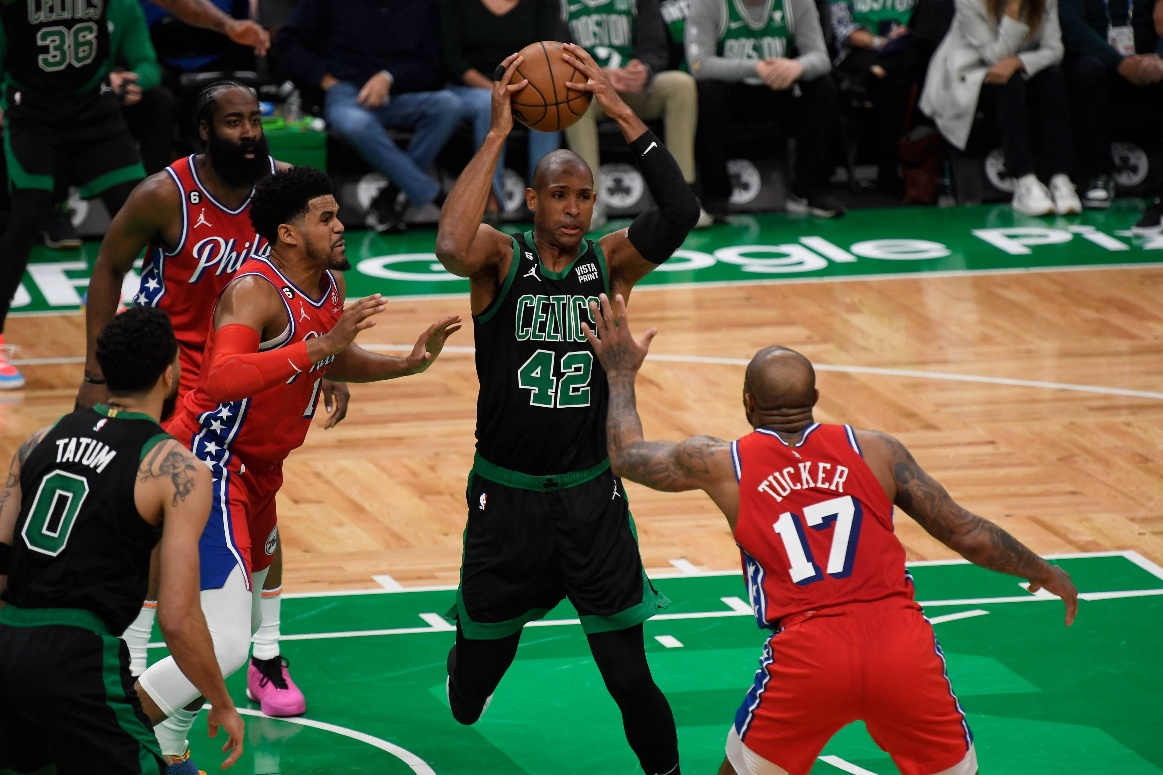 关于力克76人，夺得季后赛关键胜利的信息